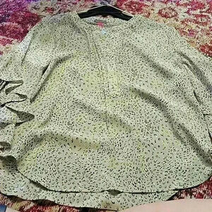 NWOT vince camuto‎ blouse